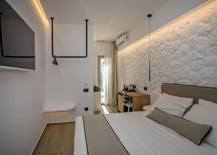 Levantes Luxury Suites I