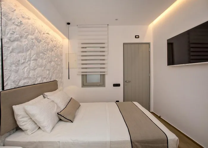 Levantes Luxury Suites I